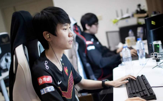 王者荣耀世界PC平台正式上线带来全新游戏体验